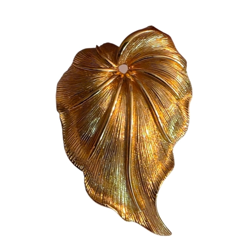 Monet Stamped Vintage Gold Leaf Brooch - Picture 4 of 8